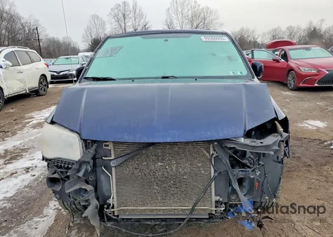 2015 Chrysler Town & Country Touring из США, поврежденный, VIN 2C4RC1BG7FR514795